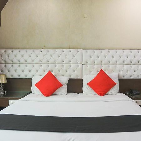 Hotel O Parktel Indirapuram Exteriér fotografie