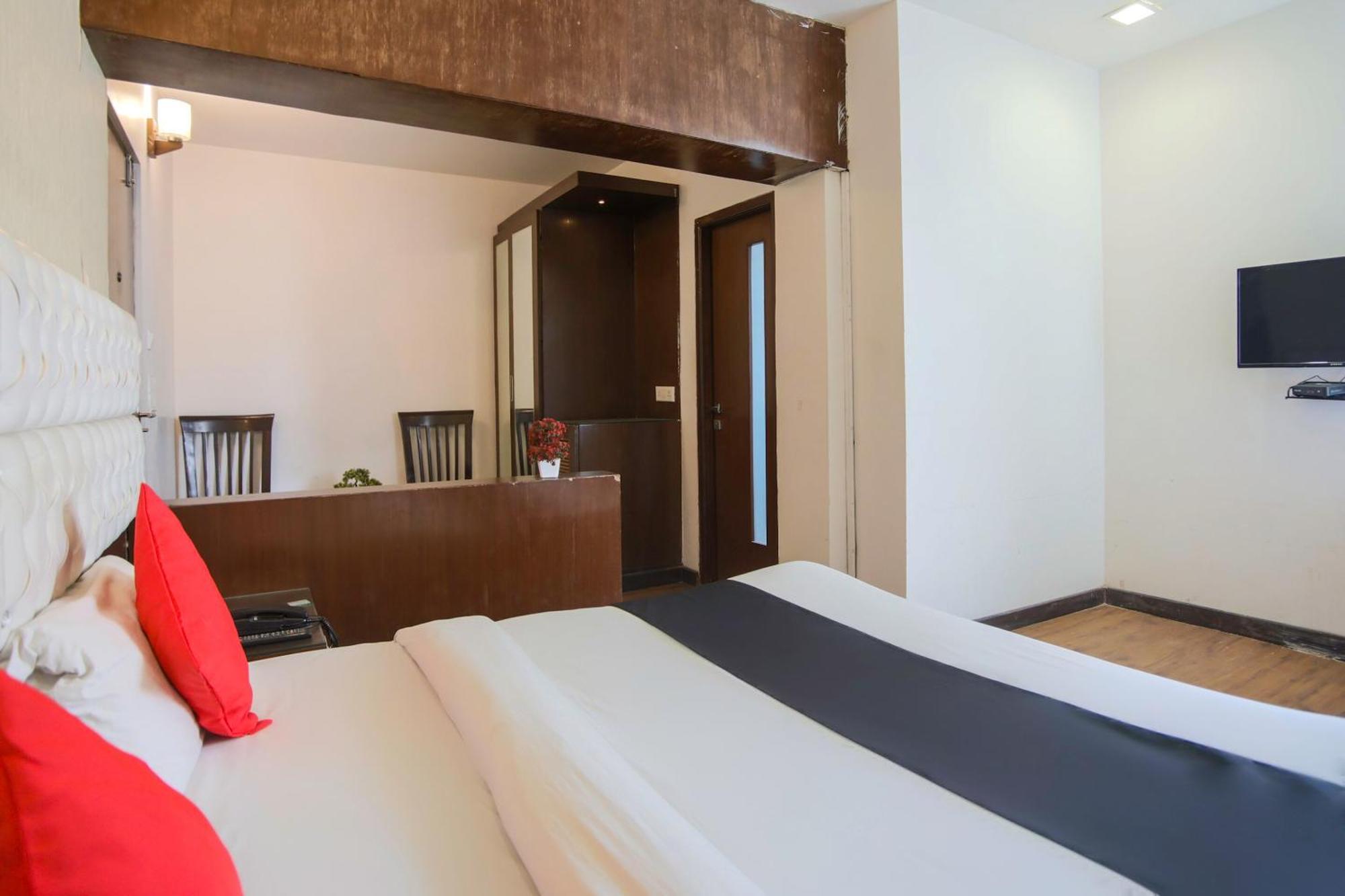 Hotel O Parktel Indirapuram Exteriér fotografie