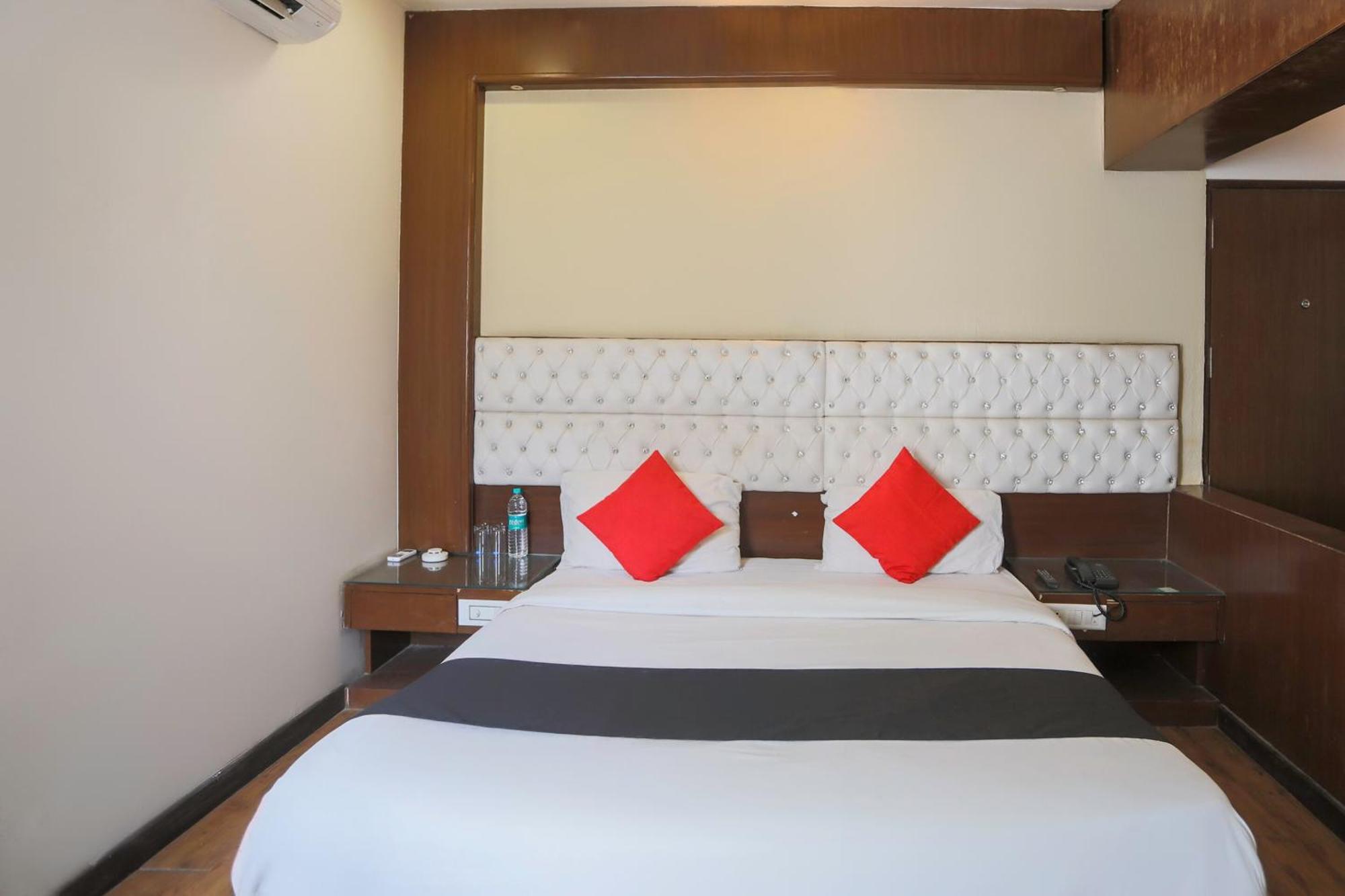 Hotel O Parktel Indirapuram Exteriér fotografie